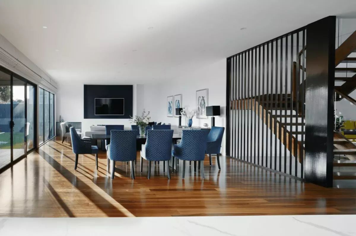 Du point de vue architecturale: éléments essentiels d’un salon bien conçu