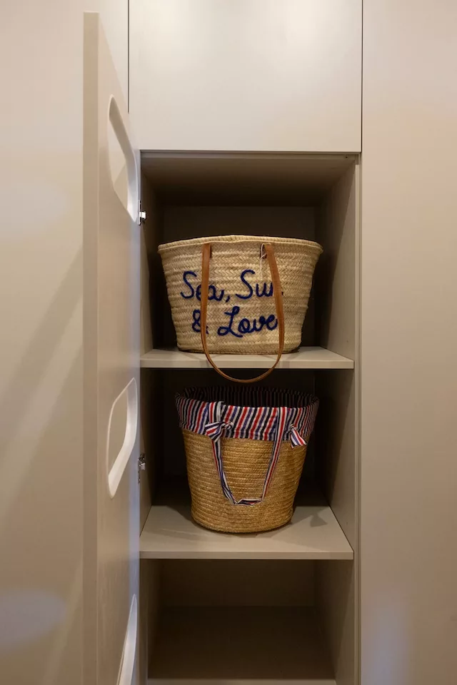 Rouge, Design d'intérieur · dressing · 17